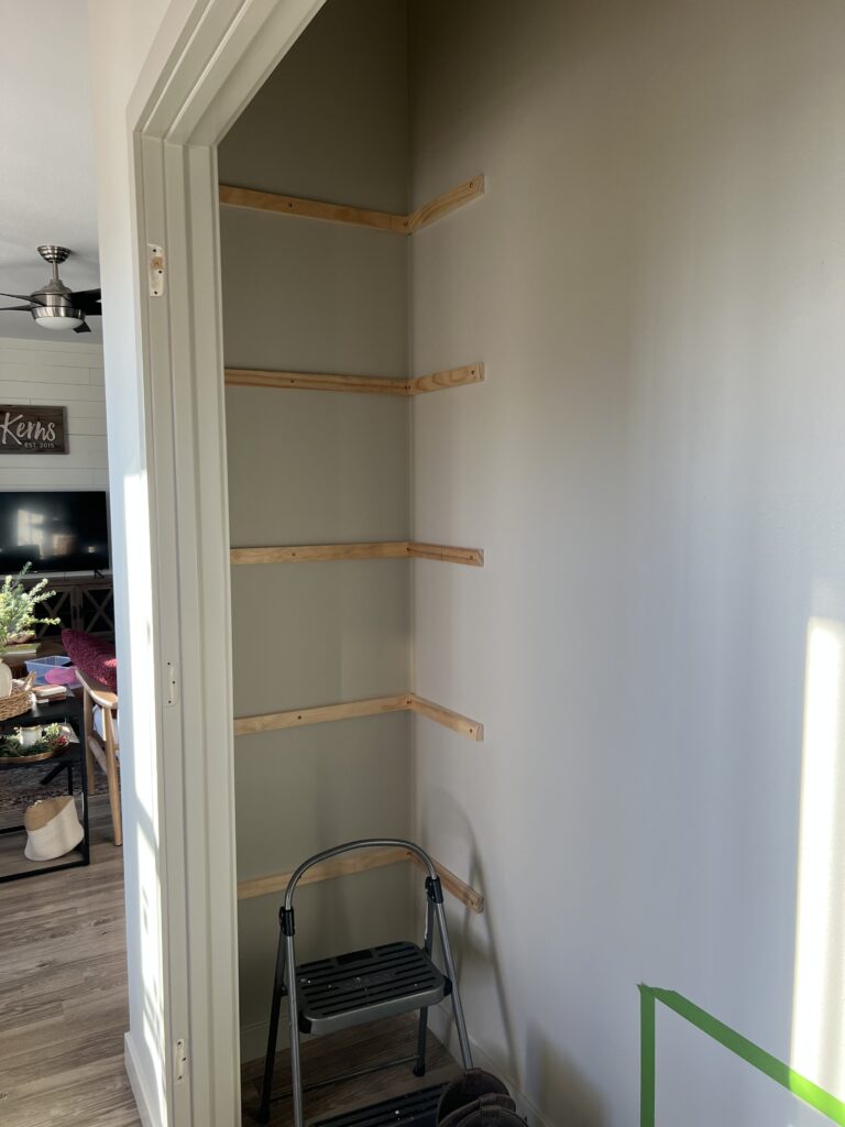 Closet shelf supports